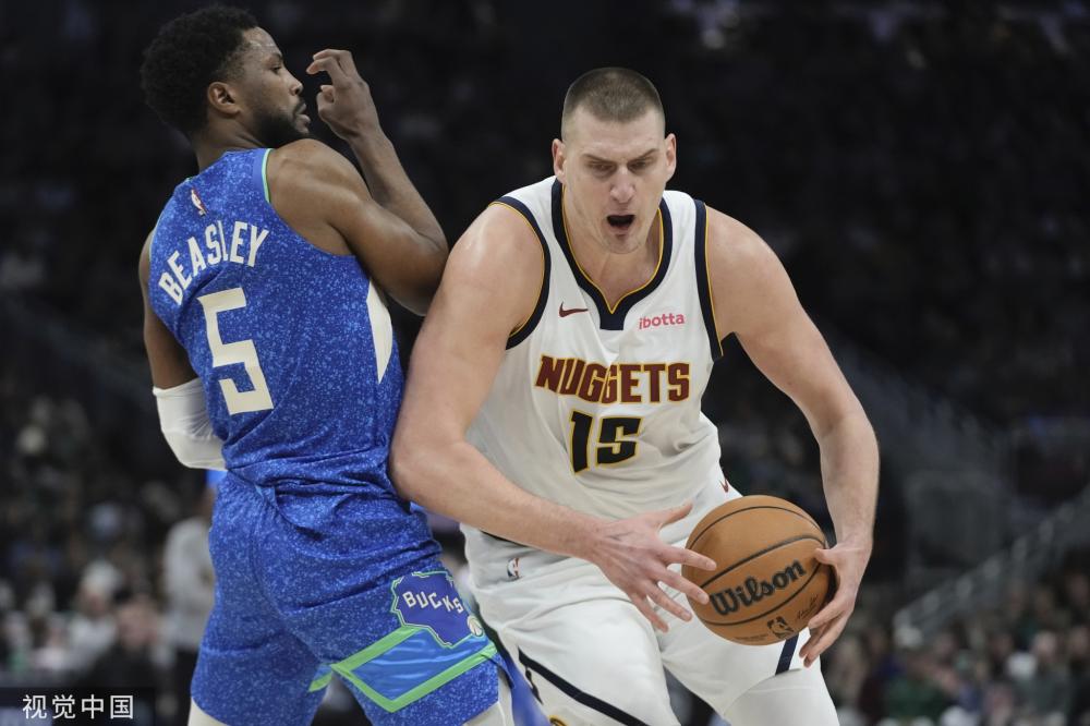 她们之间的 她们之间的