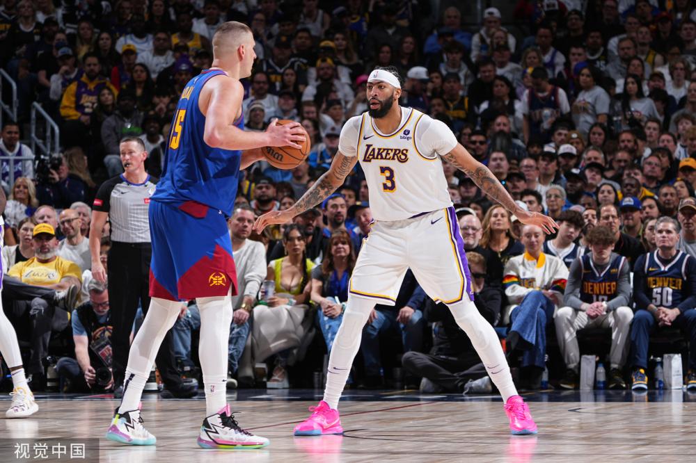 他在三分投 他在三分投